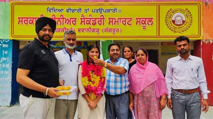 ਭਵਾਨੀਗੜ੍ਹ ਦੀ ਜਸਮੀਤ ਕੌਰ ਨੇ ਦਸਵੀਂ ਜਮਾਤ ਵਿੱਚੋਂ ਸੂਬੇ 'ਚੋਂ ਪ੍ਰਾਪਤ ਕੀਤਾ ਚੌਥਾ ਸਥਾਨ; ਸੰਗਰੂਰ ਜ਼ਿਲ੍ਹੇ 'ਚੋਂ ਹਾਸਿਲ ਕੀਤਾ ਪਹਿਲਾ ਸਥਾਨ