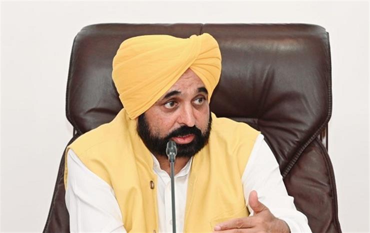 ਮੁੱਖ ਮੰਤਰੀ ਵੱਲੋਂ ਮਾਲ ਅਫਸਰਾਂ ਤੇ ਡੀ.ਸੀ. ਦਫ਼ਤਰ ਦੇ ਕਰਮਚਾਰੀਆਂ ਦੀ ਪ੍ਰਸਤਾਵਿਤ ਕਲਮਛੋੜ ਹੜਤਾਲ ਖ਼ਿਲਾਫ਼ ਸਖ਼ਤ ਕਾਰਵਾਈ ਦੇ ਨਿਰਦੇਸ਼