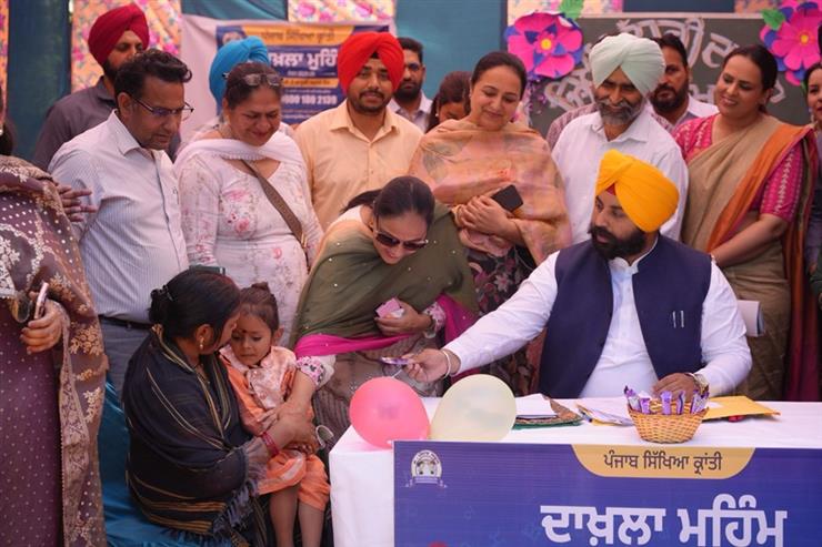 ਹਰਜੋਤ ਸਿੰਘ ਬੈਂਸ ਵੱਲੋਂ ਸਰਕਾਰੀ ਸਕੂਲਾਂ ਵਿੱਚ ਦਾਖਲੇ ਨੂੰ ਵਧਾਉਣ ਲਈ ਸੂਬਾ ਪੱਧਰੀ ਮੁਹਿੰਮ ਦਾ ਆਗ਼ਾਜ਼; 10 ਫ਼ੀਸਦੀ ਦਾਖਲਾ ਵਧਾਉਣ ਦਾ ਟੀਚਾ ਮਿੱਥਿਆ