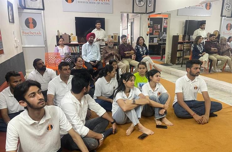 ਸੁਚੇਤਕ ਰੰਗਮੰਚ ਨੇ ਮਨਾਇਆ ਵਿਸ਼ਵ ਰੰਗਮੰਚ ਦਿਵਸ ਮਨਾਇਆ