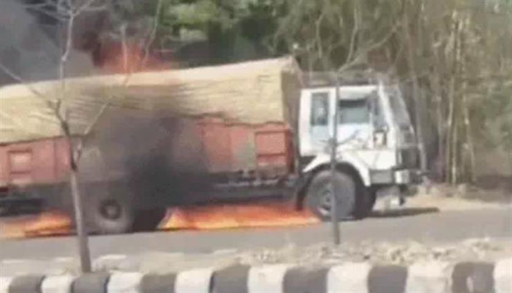 ਮਹਾਰਾਸ਼ਟਰ ਵਿੱਚ ਪੰਜਾਬ ਦੇ ਟਰੱਕ ਨੂੰ ਲੱਗੀ ਅੱਗ, ਡਰਾਈਵਰ ਨੇ ਪੁਲਿਸ 'ਤੇ ਲਾਏ ਗੰਭੀਰ ਦੋਸ਼