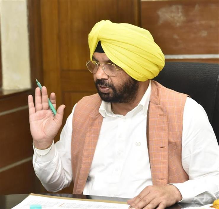 ਈਟੀਓ ਨੇ ਪੰਜਾਬ ਭਰ ਦੇ ਸੜਕ ਵਿਕਾਸ ਕਾਰਜਾਂ ਦਾ ਲਿਆ ਜਾਇਜ਼ਾ,ਮਾਨਸੂਨ ਸੀਜ਼ਨ ਤੋਂ ਪਹਿਲਾਂ ਸਖ਼ਤੀ ਨਾਲ ਨਿਗਰਾਨੀ ਕਰਨ ਦੇ ਦਿੱਤੇ ਨਿਰਦੇਸ਼