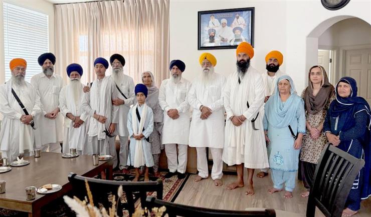 ਅਮਰੀਕਾ ਦੌਰੇ ਦੌਰਾਨ ਸ਼੍ਰੋਮਣੀ ਕਮੇਟੀ ਪ੍ਰਧਾਨ ਐਡਵੋਕੇਟ ਧਾਮੀ ਨੇ ਅਮਰ ਸ਼ਹੀਦ ਭਾਈ ਅਮਰੀਕ ਸਿੰਘ ਦੇ ਪਰਿਵਾਰ ਨਾਲ ਕੀਤੀ ਮੁਲਾਕਾਤ