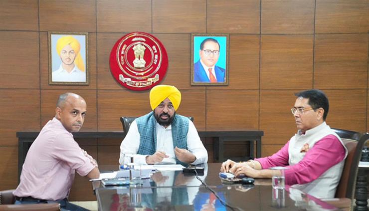 CM ਮਾਨ ਨੇ ਡੀ.ਸੀਜ਼ ਅਤੇ ਐੱਸ.ਐੱਸ.ਪੀਜ਼ ਨੂੰ 'ਯੁੱਧ ਨਸ਼ਿਆਂ ਵਿਰੁੱਧ' ਮੁਹਿੰਮ ਨੂੰ ਹੋਰ ਤੇਜ਼ ਕਰਨ ਦੇ ਦਿੱਤੇ ਨਿਰਦੇਸ਼