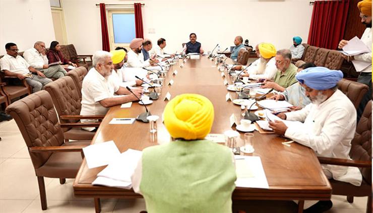 ਪੰਜਾਬ ਕੈਬਨਿਟ ਵੱਲੋਂ 'ਐਸ.ਆਈ.ਆਰ.' ਨੂੰ ਸੁਖਾਲਾ ਬਣਾਉਣ ਲਈ ਪ੍ਰਮੁੱਖ ਨਾਗਰਿਕ ਸੇਵਾਵਾਂ ਦੀਆਂ ਸਰਕਾਰੀ ਫ਼ੀਸਾਂ ਮੁਆਫ਼