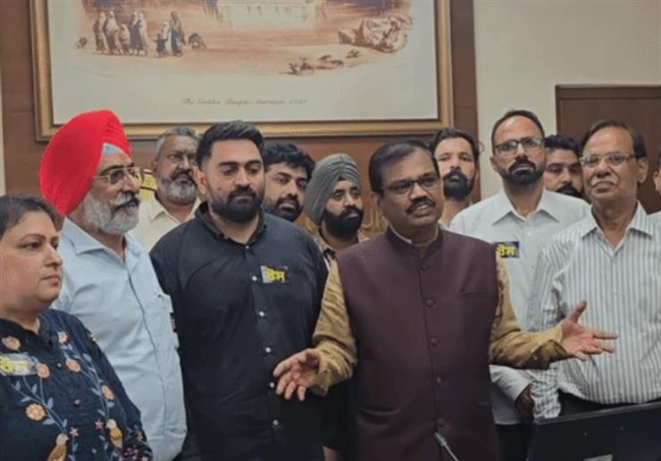 BREAKING: ਪੰਜਾਬ ਦੇ ਸਰਕਾਰੀ ਮੁਲਾਜ਼ਮਾਂ ਦੀ ਹੜਤਾਲ ਖ਼ਤਮ, ਸਰਕਾਰ ਨੇ ਵਾਪਸ ਲਿਆ ਸ਼ੋਅਕਾਜ਼ ਨੋਟਿਸ