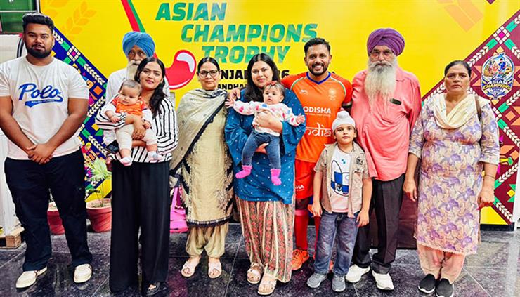 ਏਸ਼ੀਅਨ ਚੈਂਪੀਅਨਜ਼ ਟਰਾਫੀ: ਮੈਚ ਵੇਖਣ ਵੱਡੀ ਗਿਣਤੀ ਵਿੱਚ ਪੁੱਜ ਰਹੇ ਭਾਰਤੀ ਖਿਡਾਰੀਆਂ ਦੇ ਪਰਿਵਾਰ ਤੇ ਸਾਬਕਾ ਹਾਕੀ ਖਿਡਾਰੀ