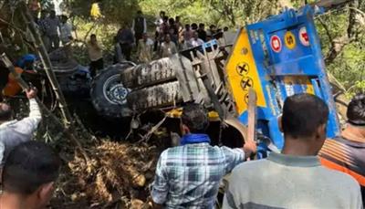 ਪੰਜਾਬ ਦੇ ਸ਼ਰਧਾਲੂਆਂ ਨਾਲ ਭਰੀ ਟਰੈਕਟਰ ਟਰਾਲੀ ਖੱਡ ਵਿੱਚ ਪਲਟੀ: 3 ਮੌਤਾਂ, 32 ਜ਼ਖਮੀ