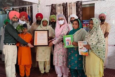 ਆਤਮ ਪਰਗਾਸ ਸੰਸਥਾ ਨੇ ਘੜੈਲੀ ਪਿੰਡ ਦੇ ਸ਼ਹੀਦ ਕਿਸਾਨ ਸ. ਲੀਲਾ ਸਿੰਘ ਦੇ ਘਰ ਦੇ ਨਿਰਮਾਣ ਅਤੇ ਪਰਿਵਾਰ ਦੀ ਪਰਵਰਿਸ਼ ਲਈ ਚੁੱਕੀ ਜ਼ੁੰਮੇਵਾਰੀ